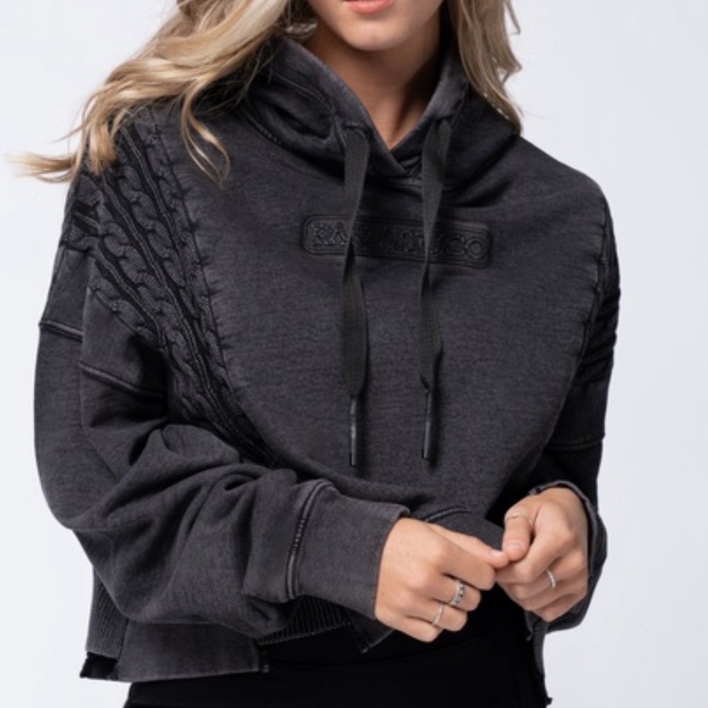 Parasuco women’s black cropped hoodie.